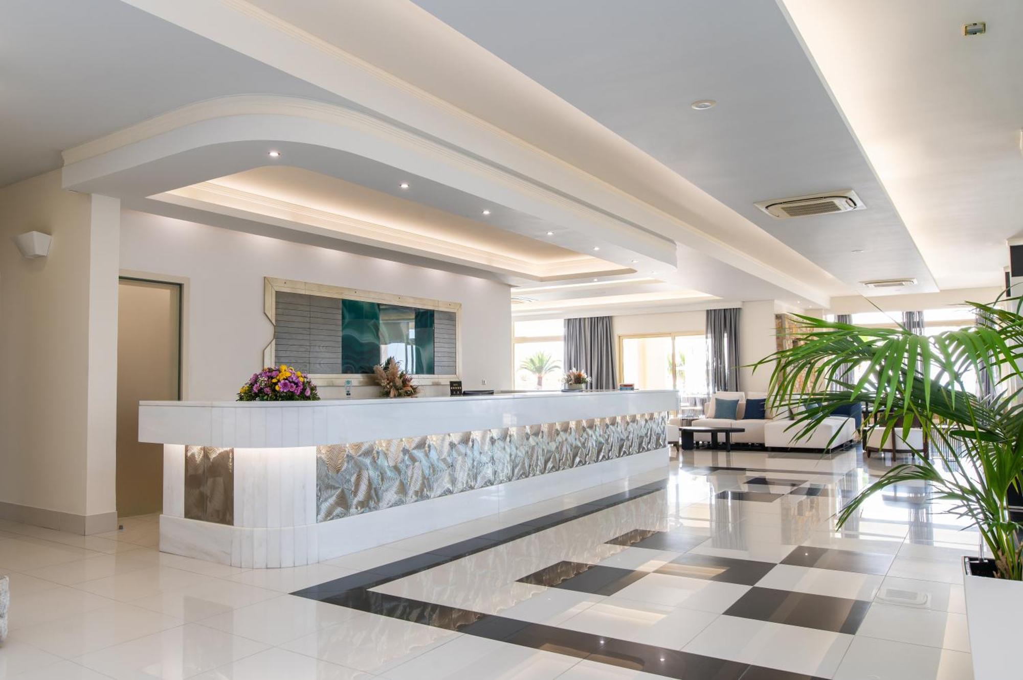 Hotel Grand Blue